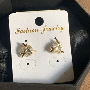 GOEGEOUS BNWT Stud Earrings